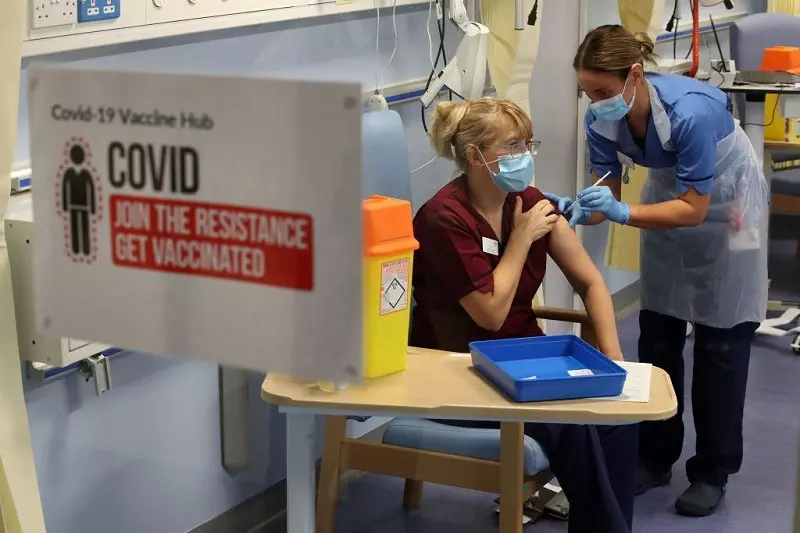 W Anglii będą obowiązkowe szczepienia dla pracowników NHS