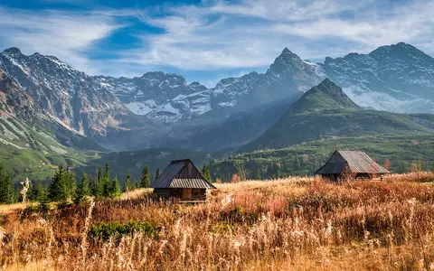 No dead season in the mountains. Poles book accommodation en masse