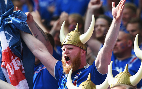 Icelandic football fan: "People were screaming"