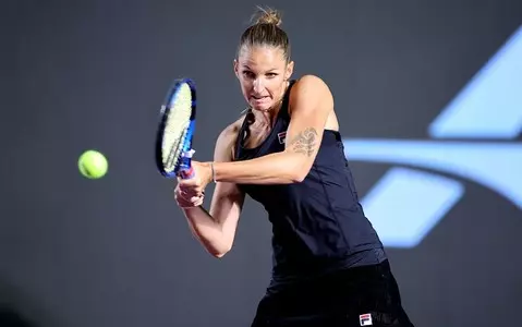 WTA Finals: Pliskova overcomes slow start to defeat Muguruza