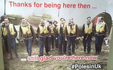 Walijczycy dziękują Polakom za obecność. Zostawili wiadomość na budynku polskiego stowarzyszenia