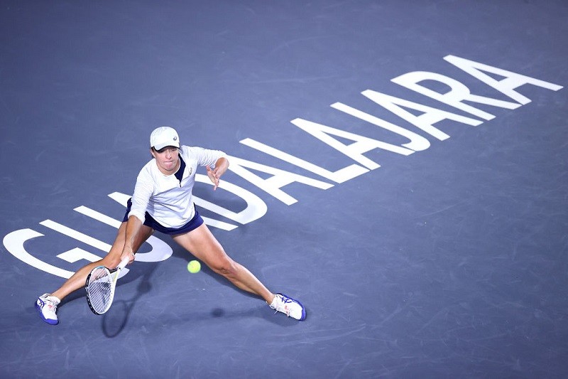 WTA Finals: Świątek przegrała z Sabalenką. Koniec marzeń o półfinale