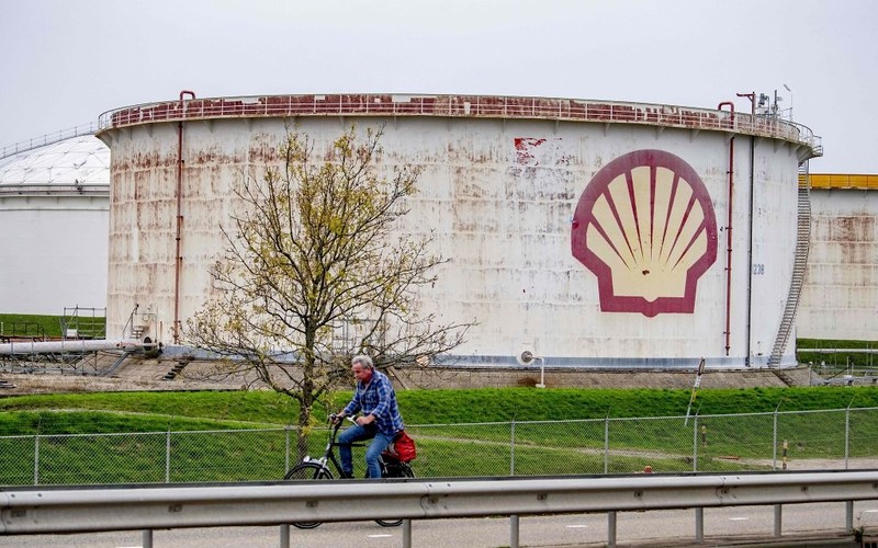 Holandia chce zatrzymać Shella przed ucieczką do UK