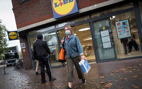 Lidl becomes UK’s top-paying supermarket by raising minimum hourly pay to £10.10