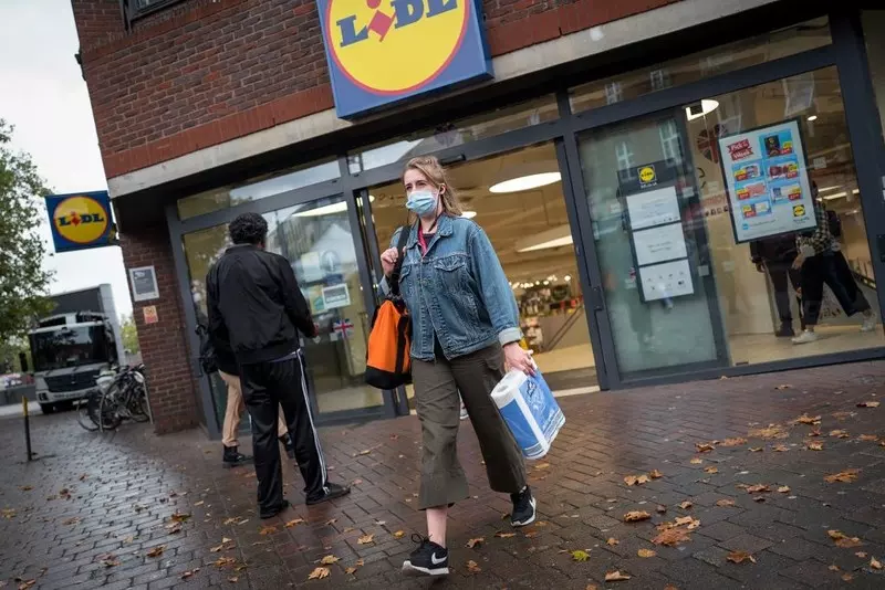 Lidl podniósł stawki wszystkim pracownikom w UK i został supermarketem z najwyższą płacą