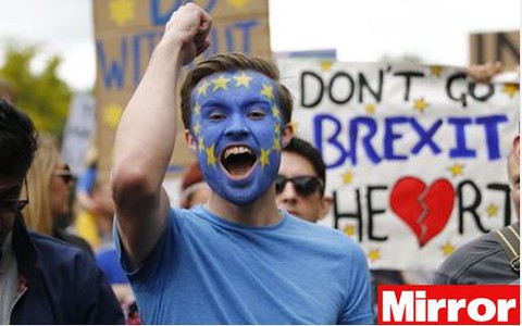 Londyn: Tysiące ludzi protestują dziś przeciwko Brexitowi