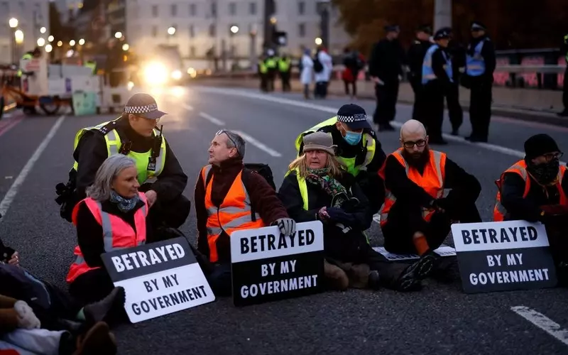 Londyn: 30 ekoaktywistów zatrzymano po proteście przeciw skazaniu 9 innych