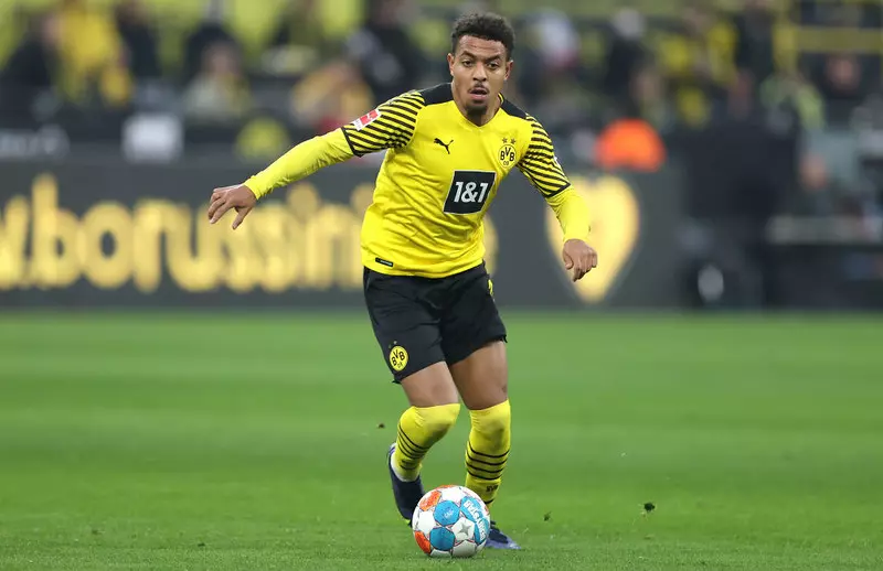 Liga niemiecka: Borussia Dortmund goni lidera