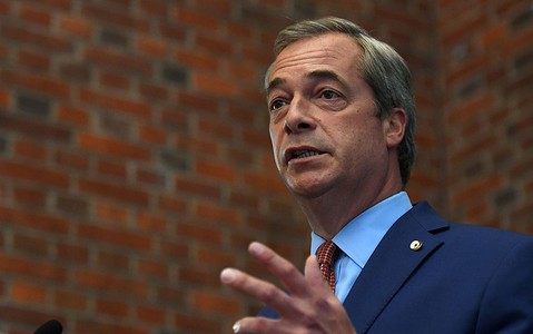 Farage opuszcza fotel lidera UKIP-u. "Chcę odzyskać swoje życie"