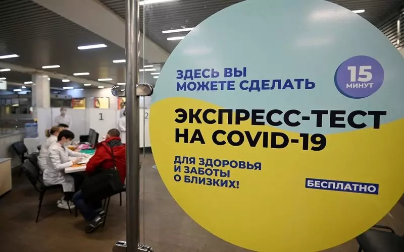 Rosja: Lekarze proponują przeciwnikom szczepień wizytę na oddziałach covidowych