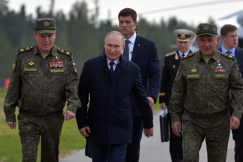 Russian army builds up forces near the border with Ukraine, also strengthens militarily in Belarus