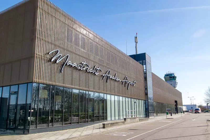 Holandia: Alarm bombowy na lotnisku w Maastricht