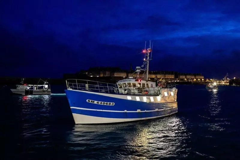 UK government disappointed by French fishermen's announcement of Channel blockade