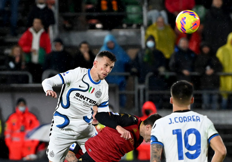 Liga włoska: Wygrana broniącego tytułu Interu z beniaminkiem