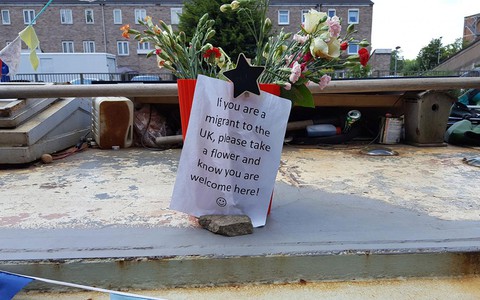 Anonimowy gest mieszkańca gminy Hackney dla imigrantów