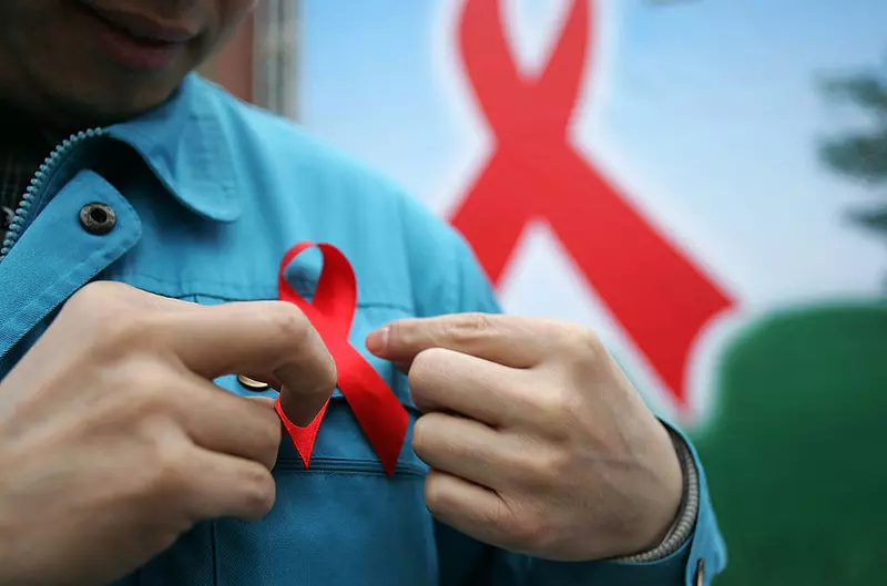 Nowy cel rządu UK: Zerowa liczba zakażeń HIV i zgonów z powodu AIDS do 2030 r.
