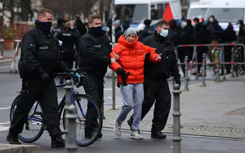 Germany: Journalists attacked during Coronasceptic protest in Berlin