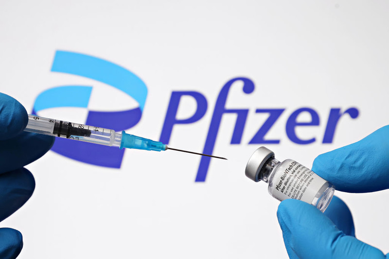 Badania: Trzecia dawka szczepionki przeciwko COVID-19 chroni przed wariantem Omikron