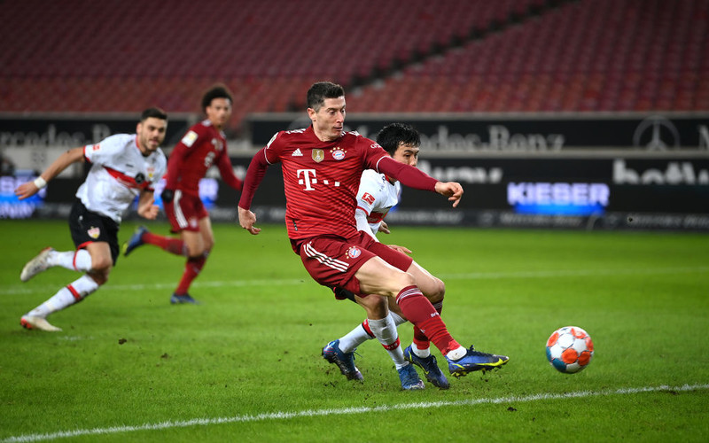Liga niemiecka: Dwa gole Lewandowskiego, pewna wygrana Bayernu