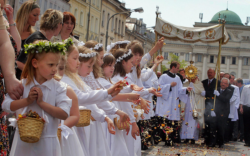 Tradition of flower carpets for Corpus Christi processions entered on the UNESCO list