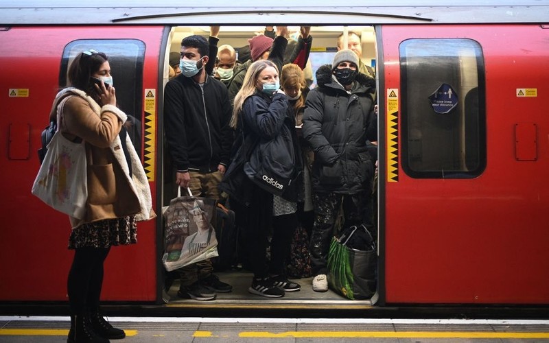 Burmistrz Londynu ogłasza plany podwyżki council tax, aby dofinansować TfL