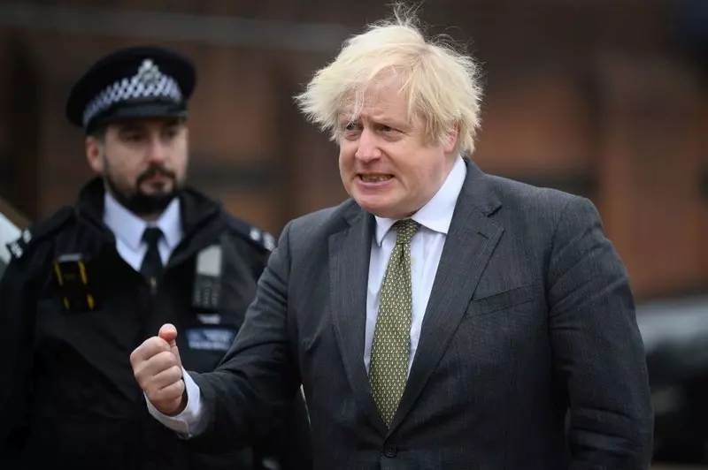 Boris Johnson po serii błędów walczy o przetrwanie