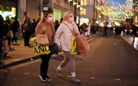 UK shoppers avoid High Streets amid Omicron fears