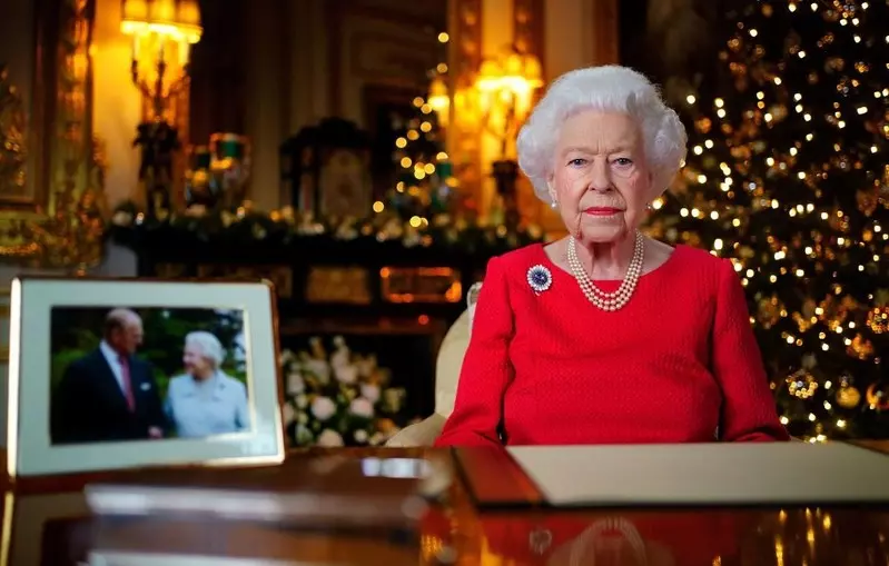 Świąteczne orędzie królowej: Hołd dla Filipa, temat pandemii i zapowiedź "przekazania pałeczki"