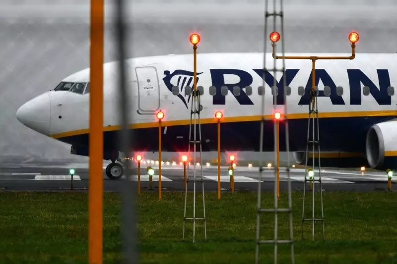 Ryanair zawiesza kilkadziesiąt połączeń z Polski do UK