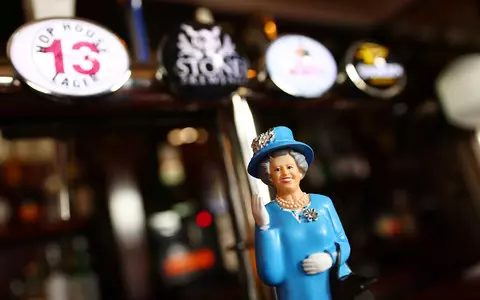 On the occasion of the Queen's Jubilee, all pubs will be open until 1:00 am