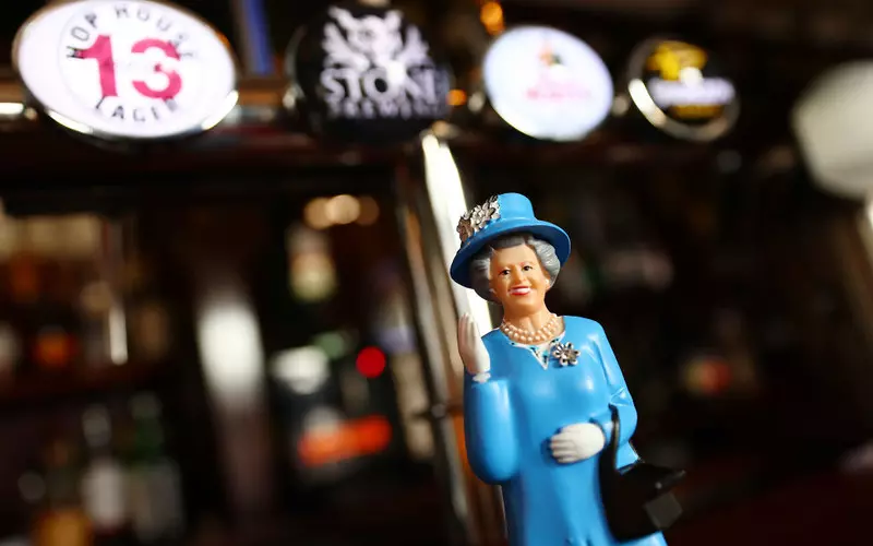 Z okazji jubileuszu królowej wszystkie puby będą otwarte do 1:00 w nocy