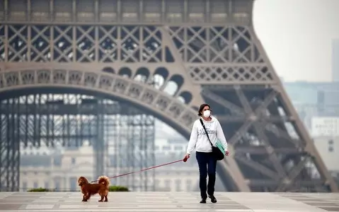 In Paris, from today, the obligation to wear masks outside