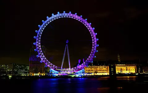 London Eye welcomes 2022 with Review of 2021 light display 