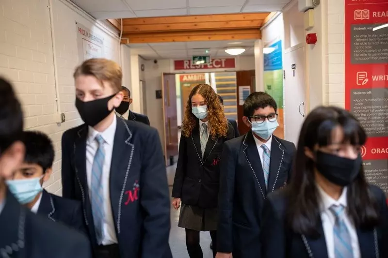 Anglia: Do szkół wracają obowiązkowe maseczki