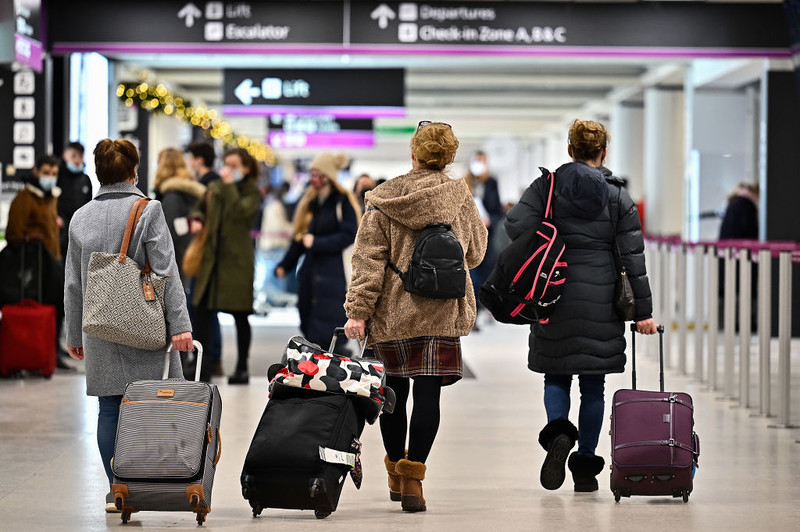 Wymóg wykonywania testów przed podróżą do Anglii może zostać zniesiony w tym tygodniu