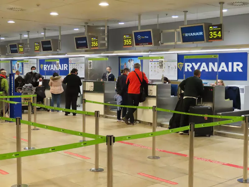Ryanair odnotował spadek liczby pasażerów z powodu ograniczeń związanych z Omikronem