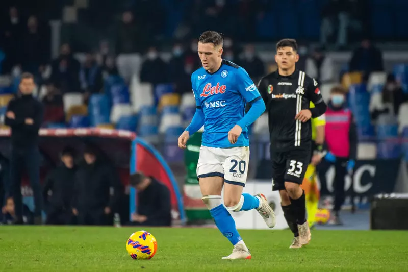 Liga włoska: Cztery mecze odwołane, Zieliński na kwarantannie