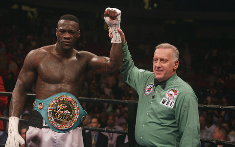 Deontay Wilder out rest of '16 after suffering 2 big injuries in KO win over Chris Arreola