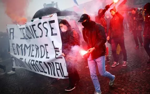 France: Demonstrations against vaccines after Macron's words about unvaccinated "non-citizens"