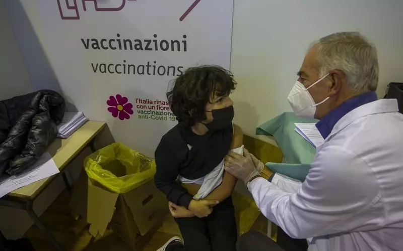 Włochy: Spór na temat szczepień coraz częściej przyczyną separacji małżeńskich
