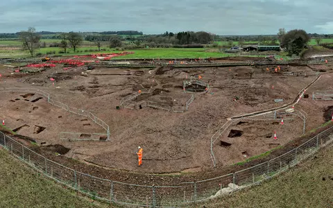 Roman town remains found in Northamptonshire field by HS2 archaeologists