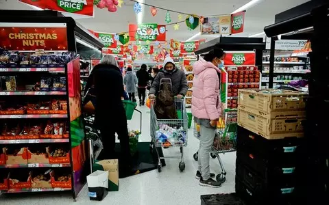 UK Christmas supermarket sales exceed expectations to reach £7.1bn in two weeks