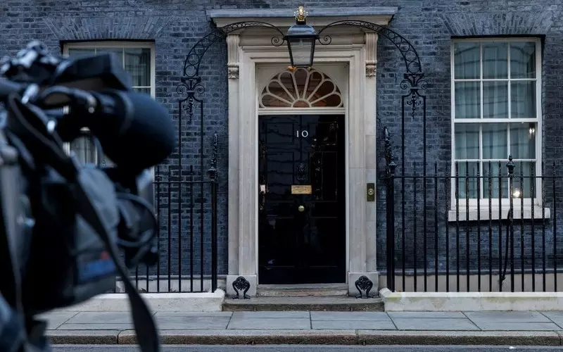 Brytyjskie media: Było więcej łamiących zakazy imprez na Downing Street
