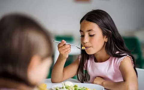 An Italian idea to fight a pandemic: Children are to remain silent during dinner. 