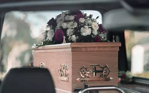 Funeral costs drop for first time in 18 years