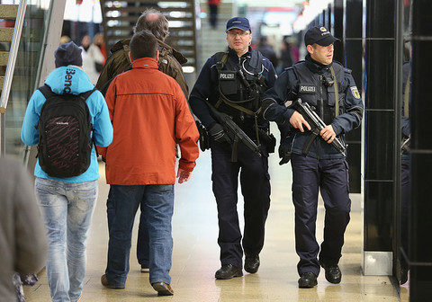 Niemcy żyją w strachu. 77% obawia się rychłego zamachu terrorystycznego 