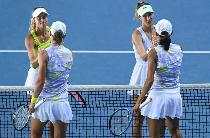 Australian Open: Linette lepsza w deblu od utytułowanych Stosur i Zhang