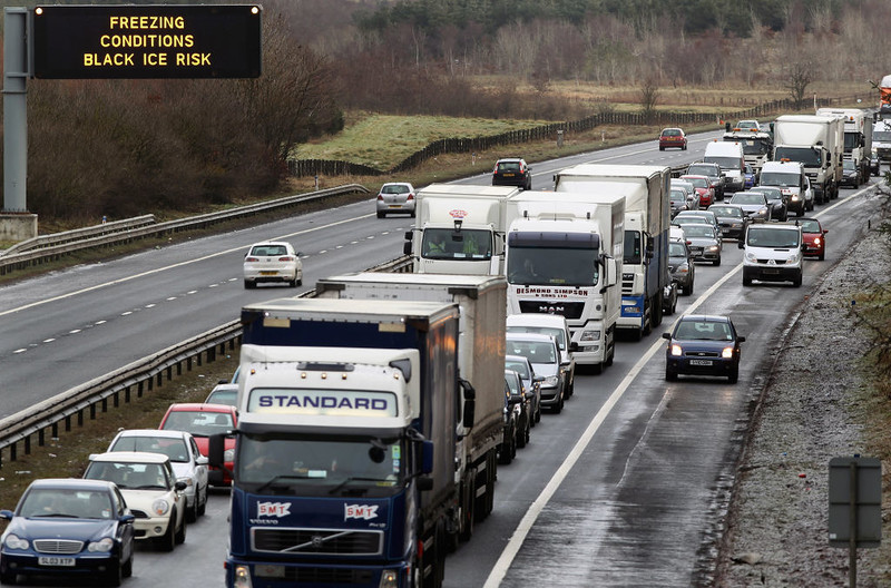 Front arktyczny wciąż nad UK. Temperatury nadal będą spadać