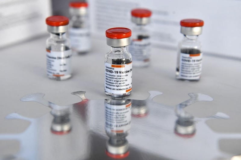 Badanie: Szczepionka Sinovac i dawki przypominające innych producentów zapewniają dużą odporność