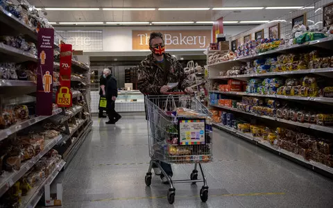 Shoppers at some supermarkets still asked to wear masks after obligation ends